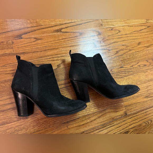 Michael Kors Black western heeled boot bootie black suede size 9 gently used - Picture 1 of 7